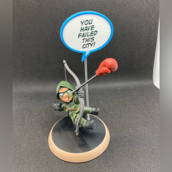 Set of 2 DC Comics “Arrow” Collector Items - Picture 5 of 9